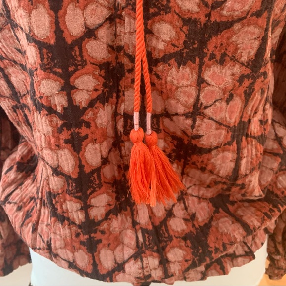 Anthropologie Porridge Peasant Blouse. Spliced neck with tassel tie. 100% cotton - Picture 10 of 15